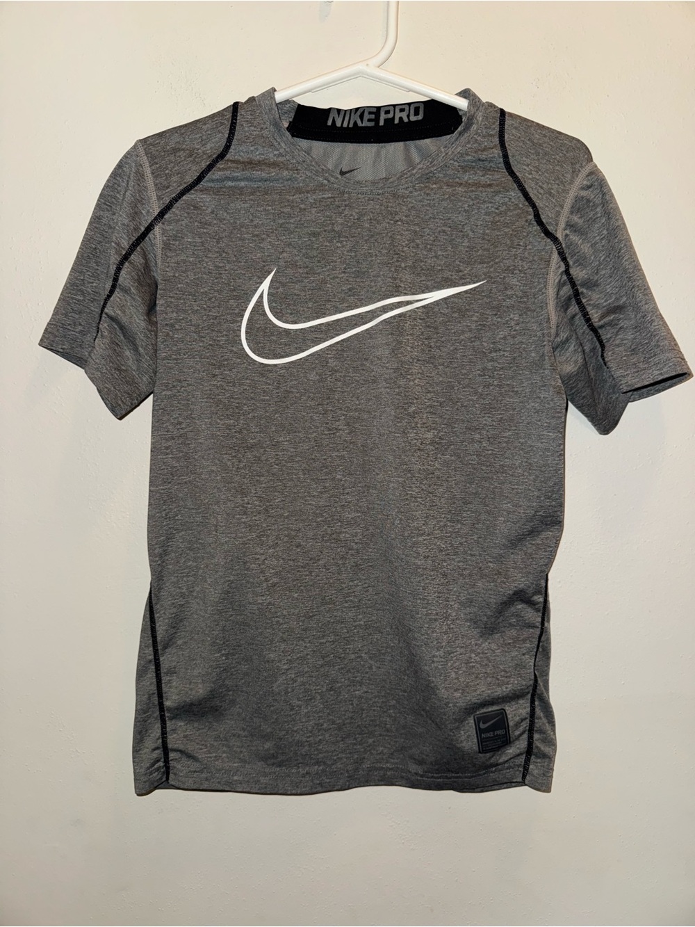 Nike Pro Dri-Fit Fitted Cool Youth Size Medium Short Sleeve Athletic T-Shirt